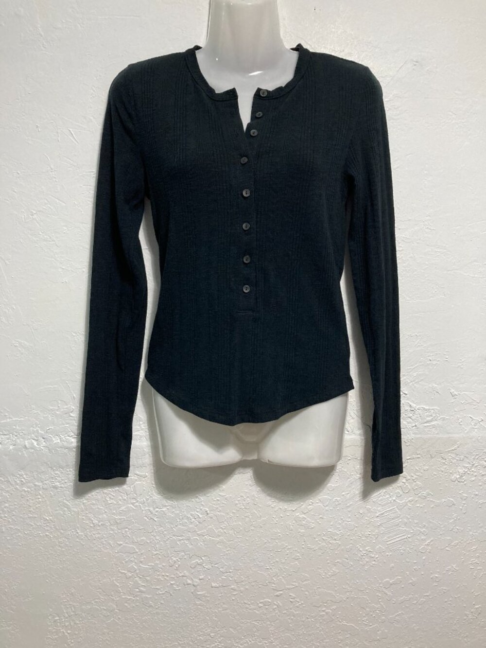 NWT American Eagle Long Sleeve Henley 1/2 SHIRT Ribbed Top Black Festival M/M